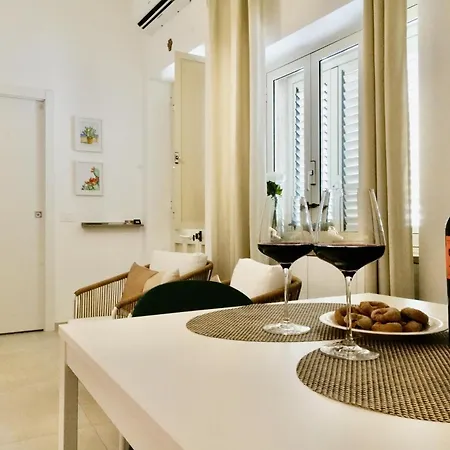 Pumoblu - Elegante Casa Nel Centro Storico Di Сasa de vacaciones *